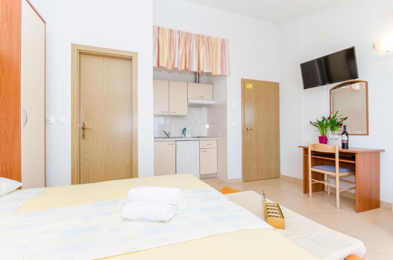 Knezovicapartments Живогоще Екстер'єр фото